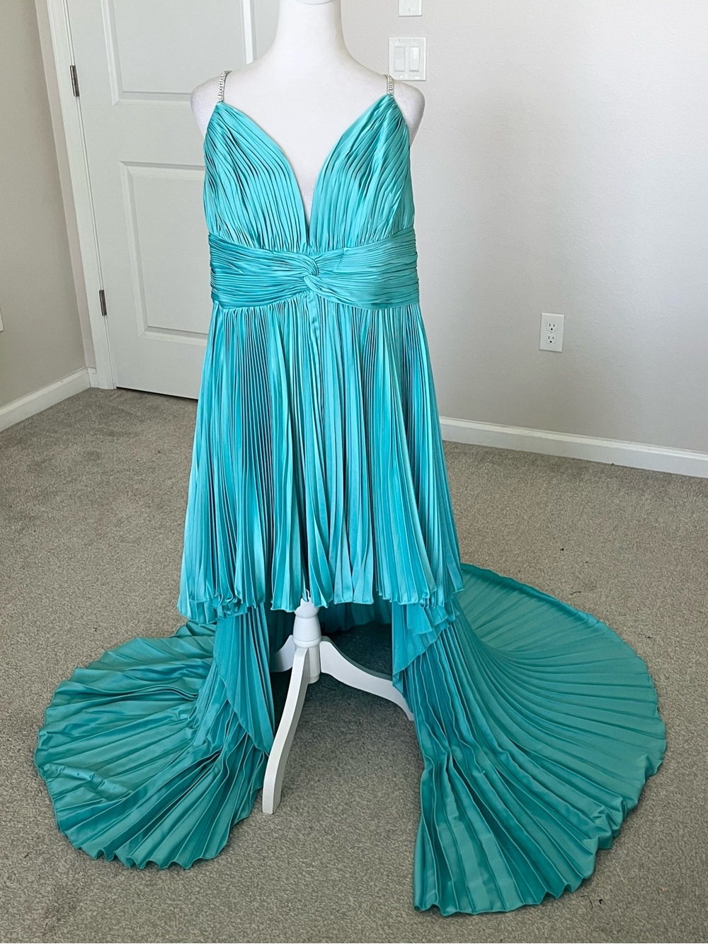 NWT Mac Duggal Turquoise Pleated High-Low Gown with Train in Sizes 18W and 16W